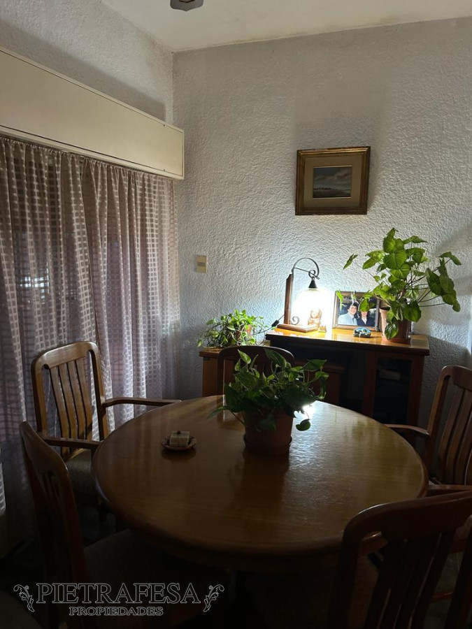 Casa ID.1554 - Casa en venta padrón único con dos casas con fondo y cochera -Zum Felde - Malvin Norte