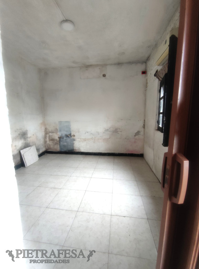 Casa ID.11307 - Casa a reciclar, 1 dormitorio, 1 baño, patio-Villa Española