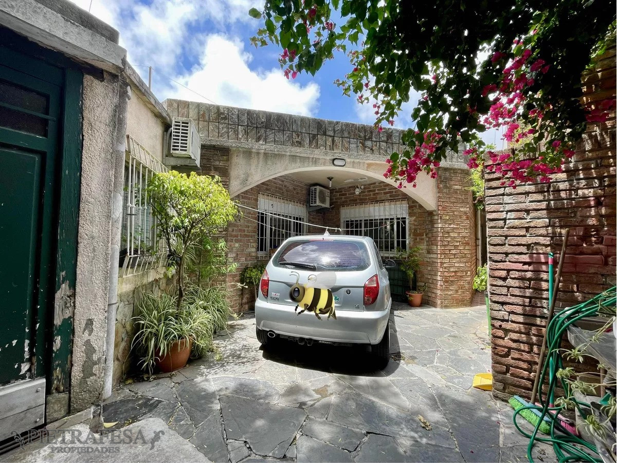 Casa ID.12082 - Casa en venta 4 dormitorios, 2 baños, gje- Buceo