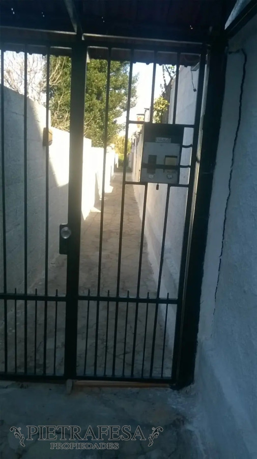 Casa ID.3804 - Venta de aparatamento 2 dormitiorios 1 baño con patio más terreno - Gerónimo Piccioli - Ituzaingó