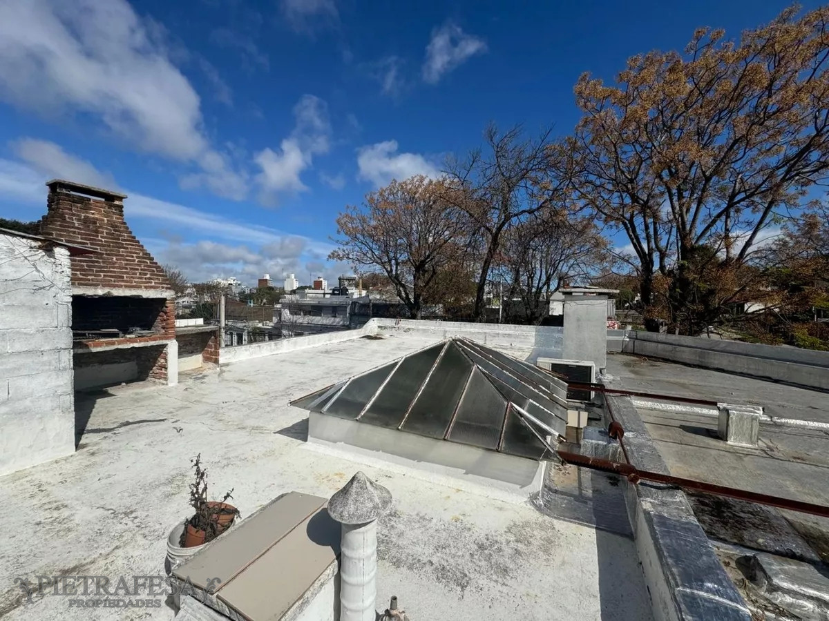 Casa ID.11230 - Casa en venta, 3 dormitorios, 1 baño, patio, azotea con parrillero - Buceo