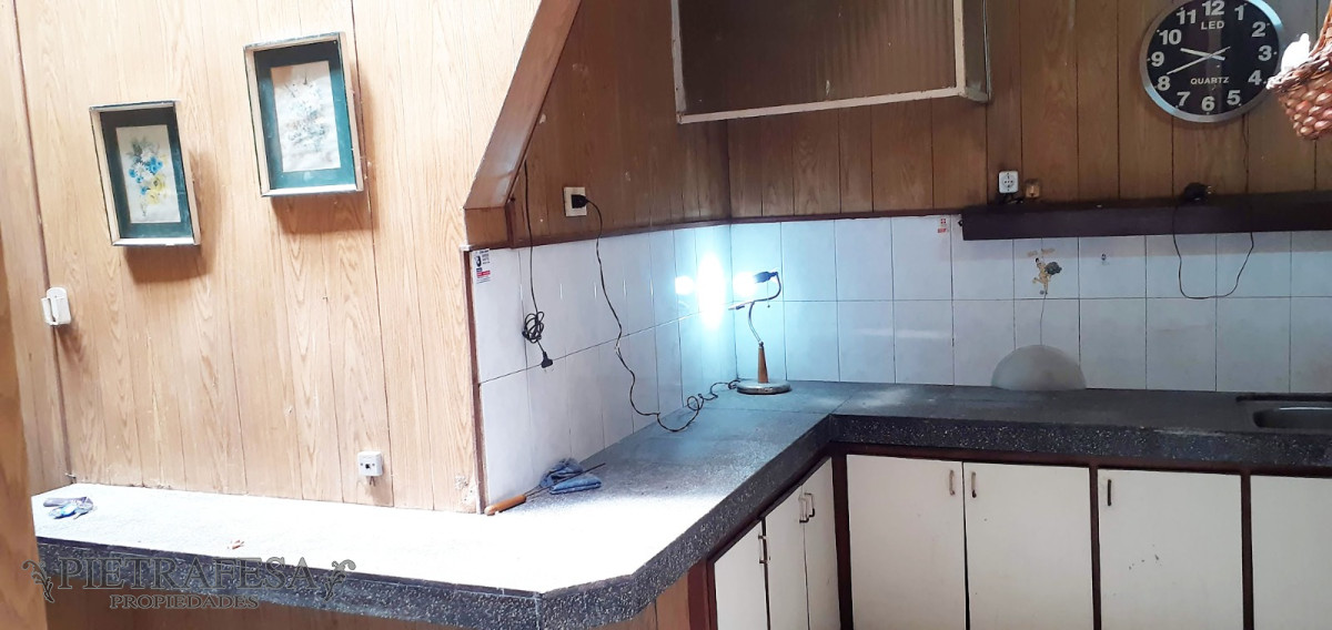 Casa ID.13556 - Casa de altos en venta, 4 dormitorios, 1 baño, azotea-Cordón 