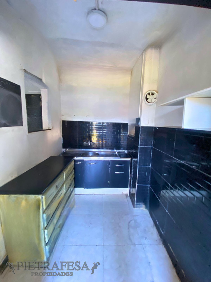 Casa ID.11307 - Casa a reciclar, 1 dormitorio, 1 baño, patio-Villa Española