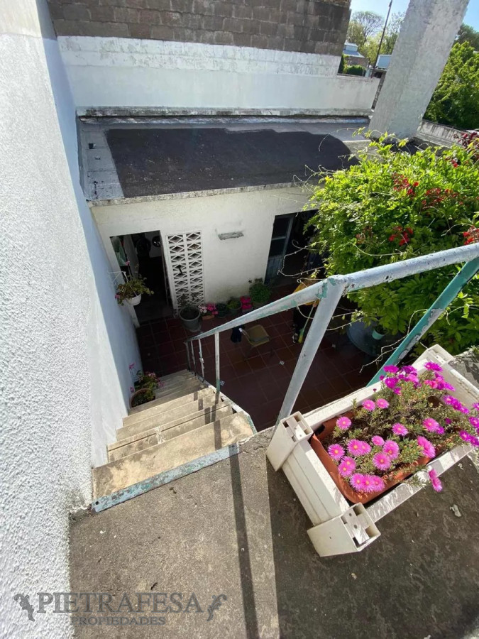 Casa ID.7114 - Casa en venta 4 dormitorios, 2 baños, patio y garaje-Aureliano Rodríguez Larreta-Jacinto Vera