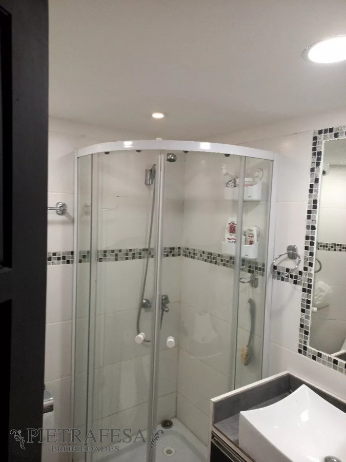 Casa ID.5832 - Casa en venta 3 dormitorios, 1 baño y azotea con parrillero- Miñones- Punta Carretas