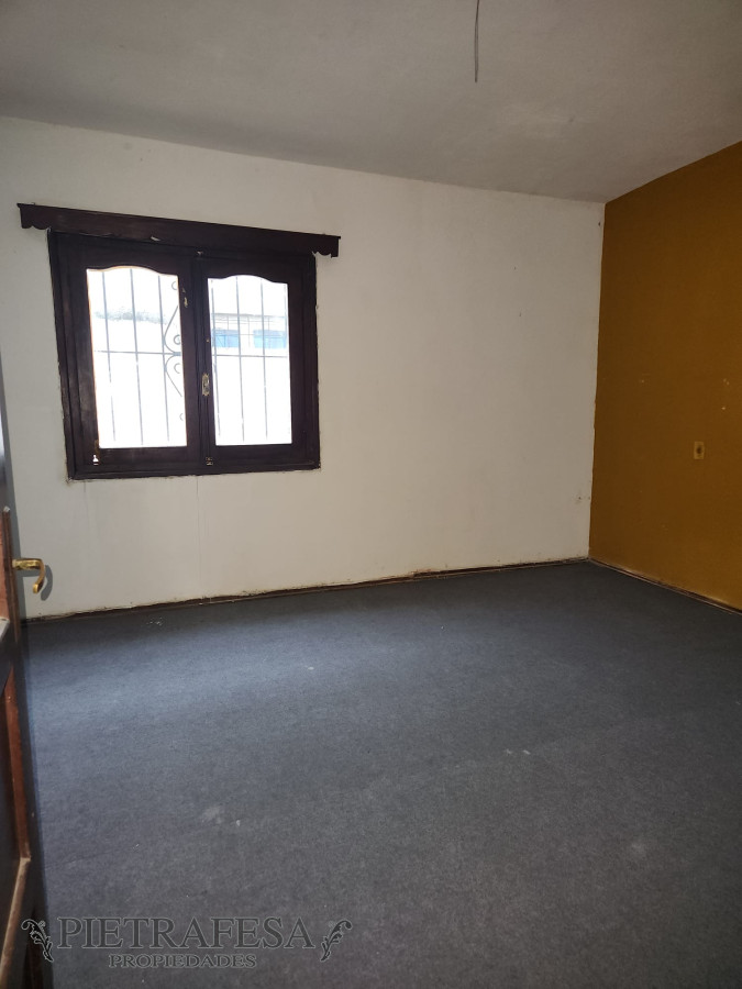 Casa ID.7987 - Casa mas apto en venta, 3 dormitorios, 2 baños, fondo y cochera-  José Piendibene -Jardines del Hipódromo