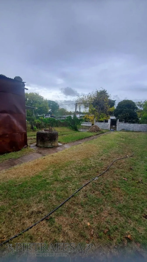 Casa ID.13842 - Oportunidad! 2 casas en venta con amplio terreno y galpón-Hipódromo