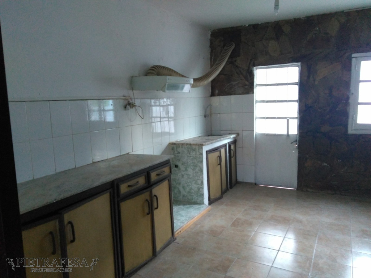 Casa ID.3910 - Casa en Venta con Renta - 2 dormitorios - 1 baño - Andres Gomez - Malvin
