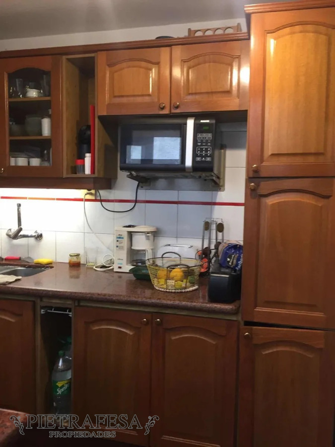 Casa ID.7882 - Casa en venta con renta, 3 dormitorios, 4 baños, cochera, Dr. Pablo de María, Cordón.