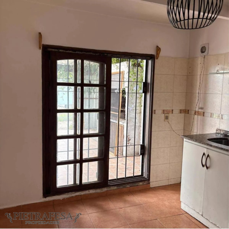 Casa ID.12934 - Casa en venta con renta, 3dormitorios, 2baños, cochera- Solymar