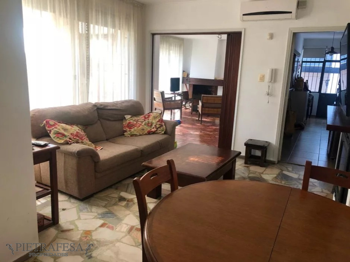 Casa ID.10464 - Casa en venta 3 dormitorios, 2 baños, patio, gje-Malvin 