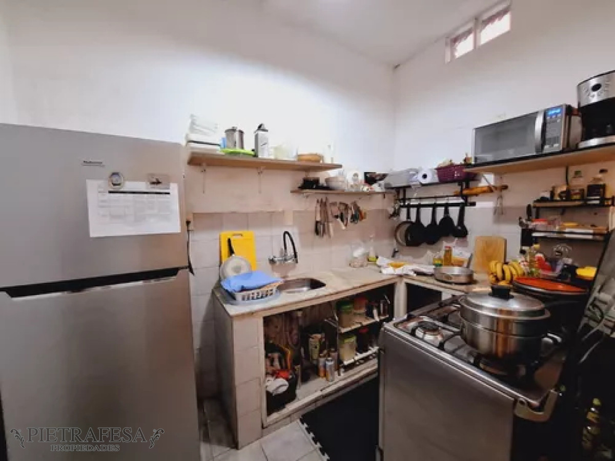 Casa ID.12734 - Casa en venta, 3dormitorios, 1baño, garaje, azotea. Pocitos.
