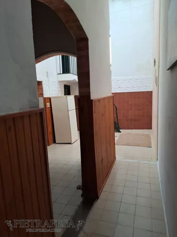 Casa ID.9868 - Casa en venta con renta, 4dorm, 2baños. Cordón.