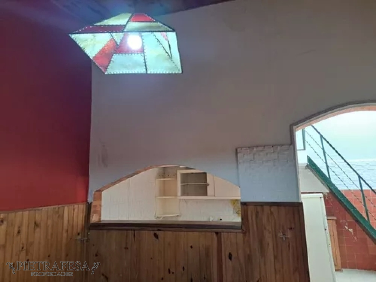 Casa ID.9868 - Casa en venta con renta, 4dorm, 2baños. Cordón.