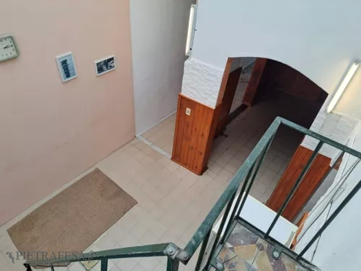 Casa ID.9868 - Casa en venta con renta, 4dorm, 2baños. Cordón.