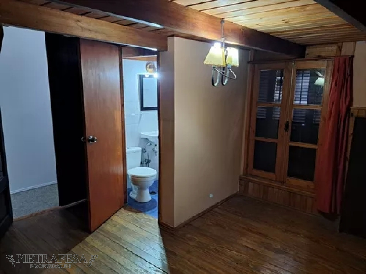 Casa ID.9868 - Casa en venta con renta, 4dorm, 2baños. Cordón.