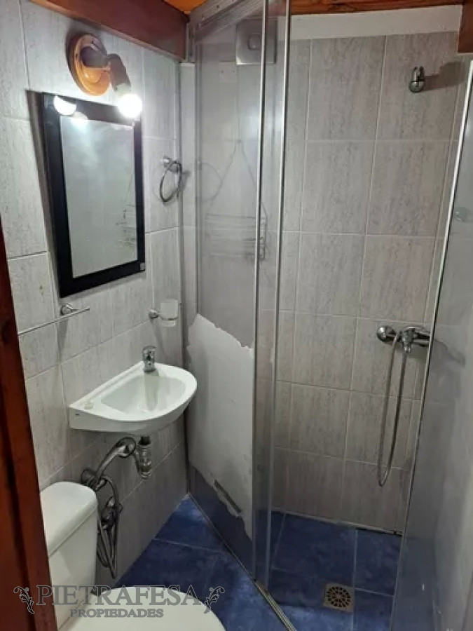 Casa ID.9868 - Casa en venta con renta, 4dorm, 2baños. Cordón.