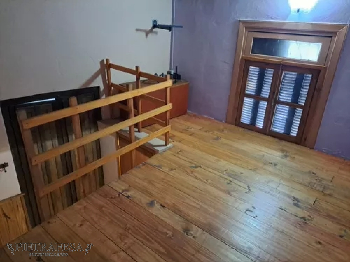 Casa ID.9868 - Casa en venta con renta, 4dorm, 2baños. Cordón.
