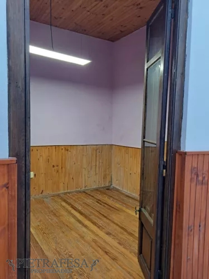 Casa ID.9868 - Casa en venta con renta, 4dorm, 2baños. Cordón.