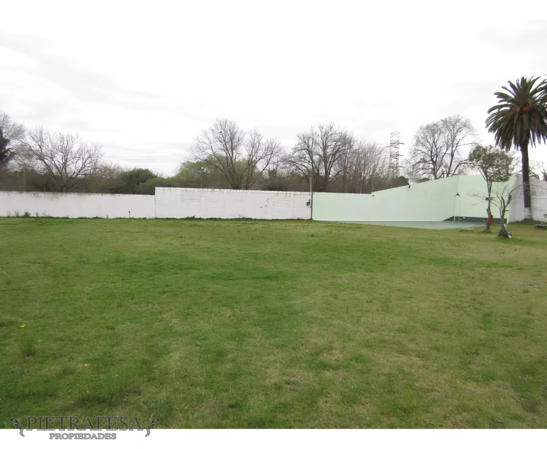 Casa ID.12833 - Casona en venta 5 dormitorios gran terreno-Colón 