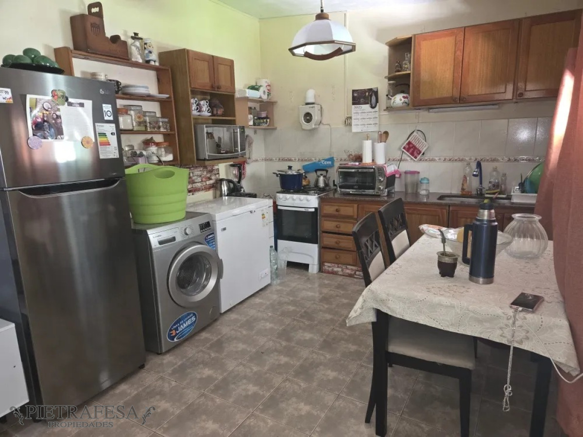 Casa ID.13436 - Casa en venta 2 dormitorios, 1 baño, fondo-Colón 