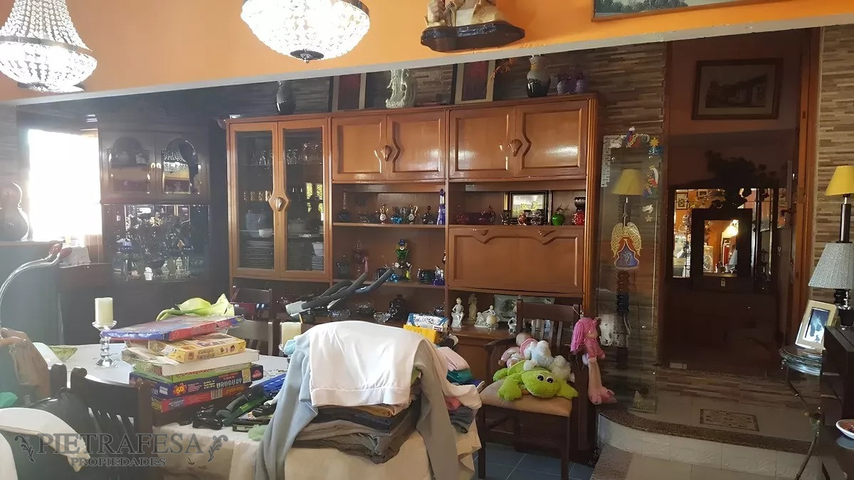 Casa ID.12833 - Casona en venta 5 dormitorios gran terreno-Colón 