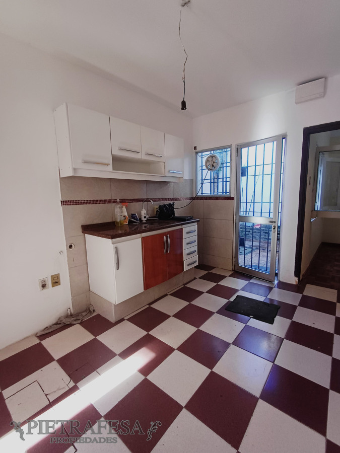 Casa ID.10202 - Casa en venta 3 dormitorios, 1 baño, azotea-Perez Castellanos