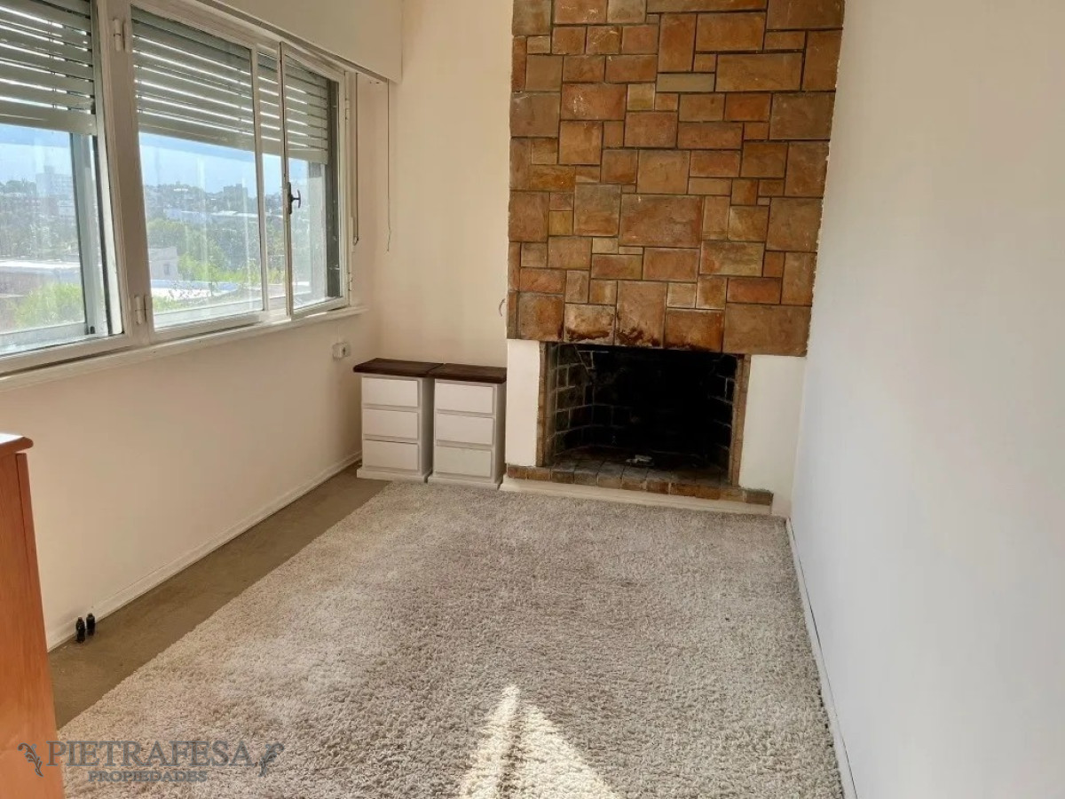 Casa ID.3461 - Casa en venta 5 dormitorios, 2 baños, barbacoa, jardín y garaje- Emancipación -Prado