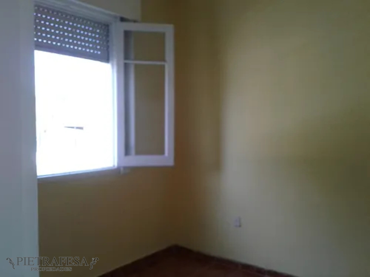 Casa ID.13591 - Casa en alquiler, 1 dormitorio, 1 baño, azotea. Villa Española.