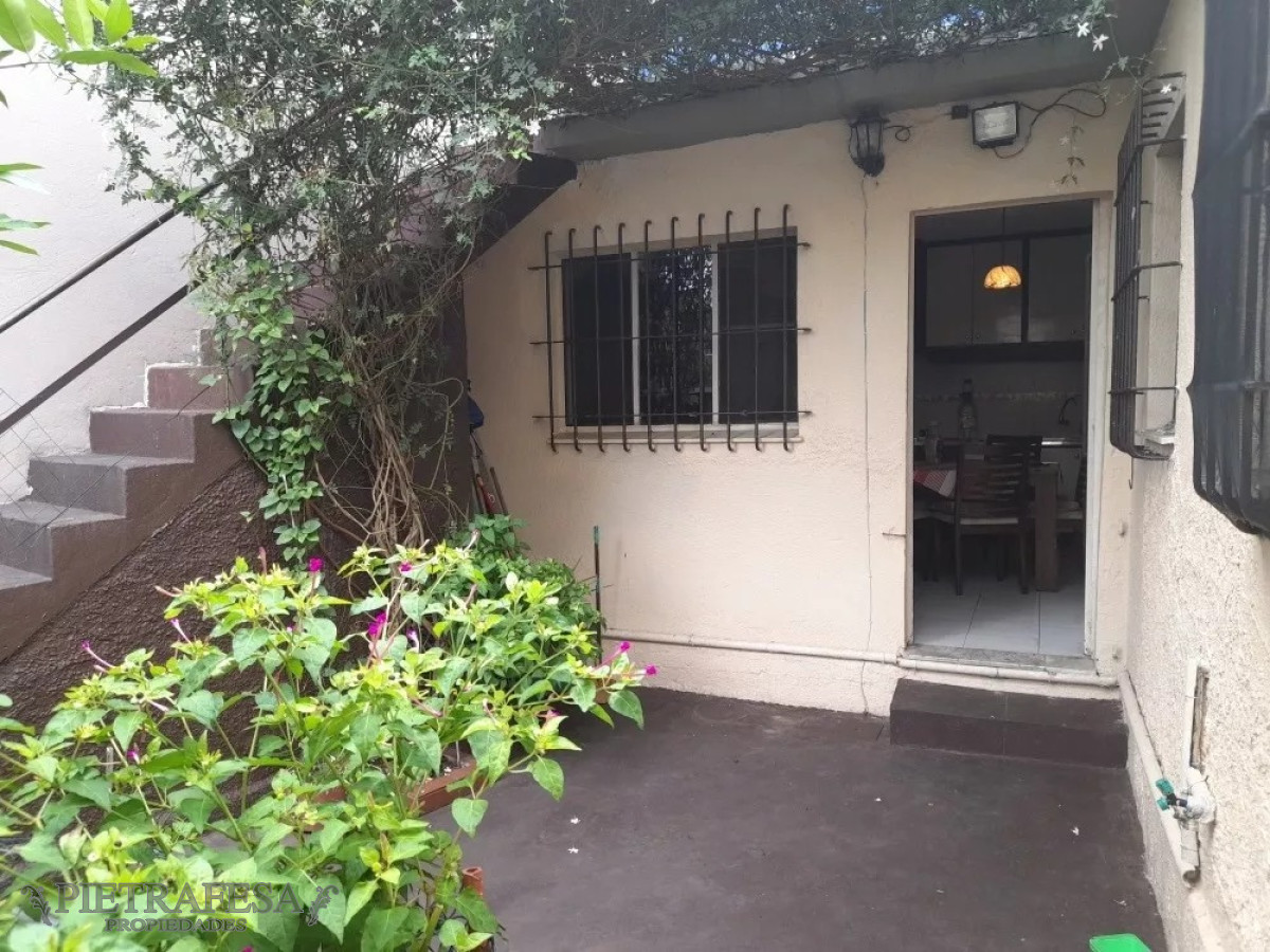 Casa ID.7157 - Casa en venta 3 dormitorios, 2 baños, fondo y garaje-Francisco Anzani-Buceo 