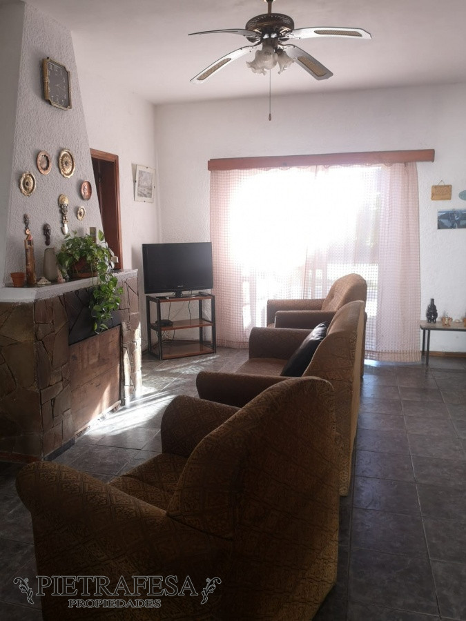 Casa ID.1554 - Casa en venta padrón único con dos casas con fondo y cochera -Zum Felde - Malvin Norte