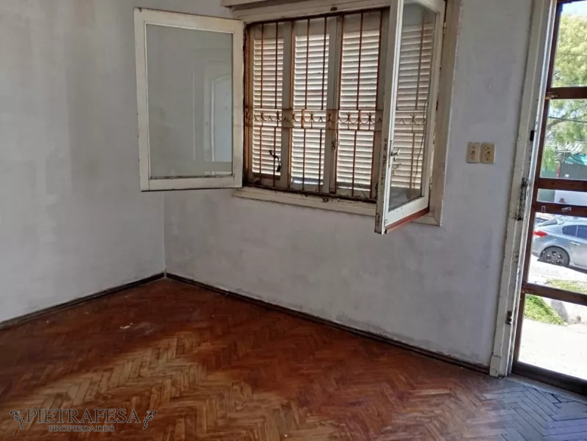 Casa ID.11499 - Casa en venta con renta 2 dormitorios, 2baños, gje-Colón