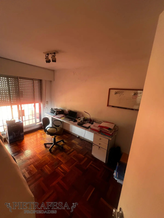 Casa ID.12692 - Casa en venta, 4dormitorios, 2baños, patio, barbacoa, garaje. Pocitos