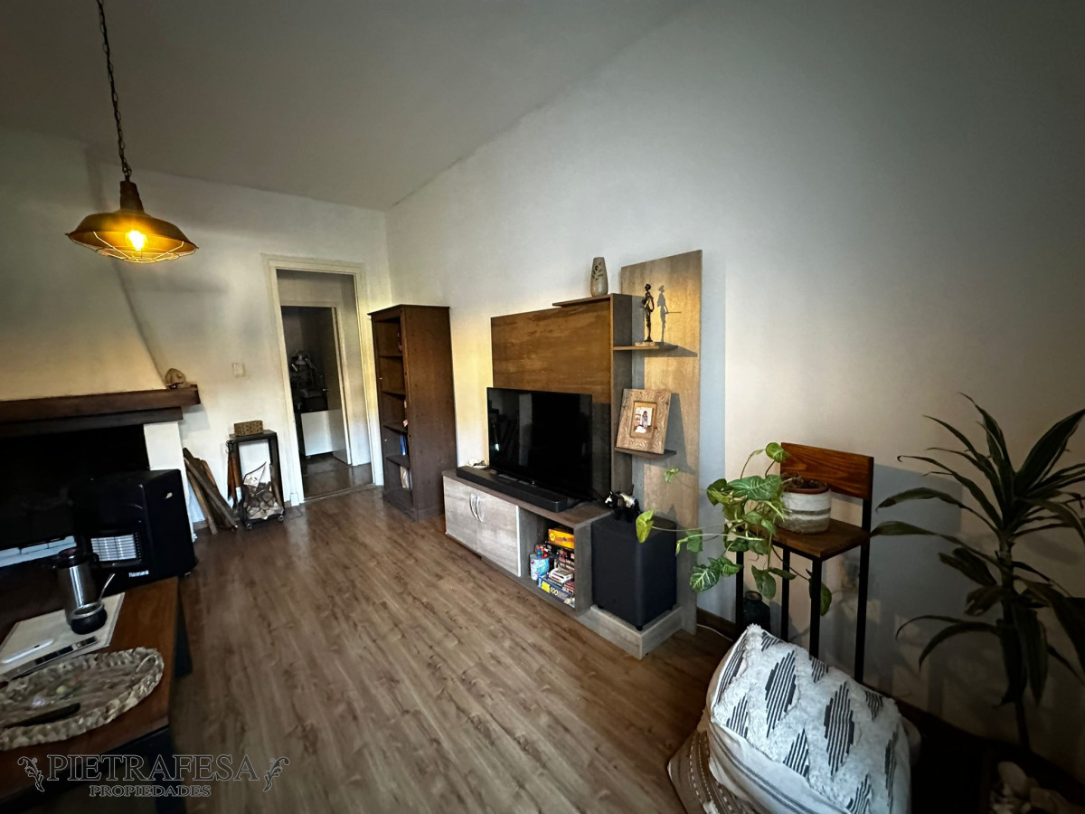 Casa ID.9588 - Casa en venta con renta,3 dormitorios,patio,cochera-Bolivar