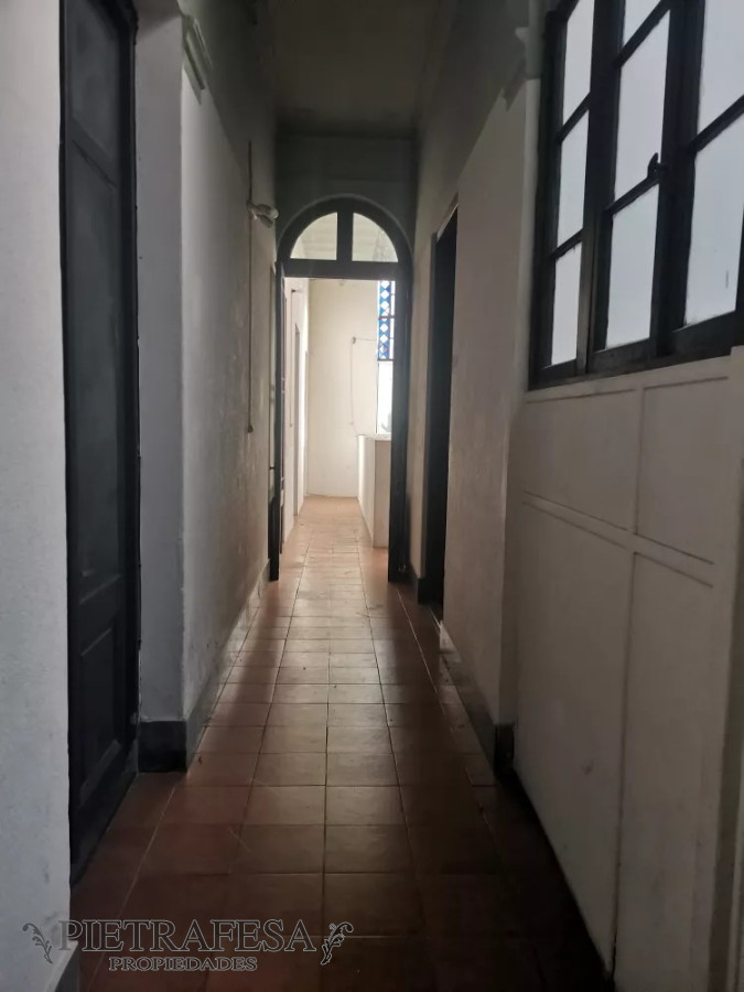 Casa ID.7360 - Casa en venta 10 dormitorios, 4 baños- Av Agraciada -Aguada