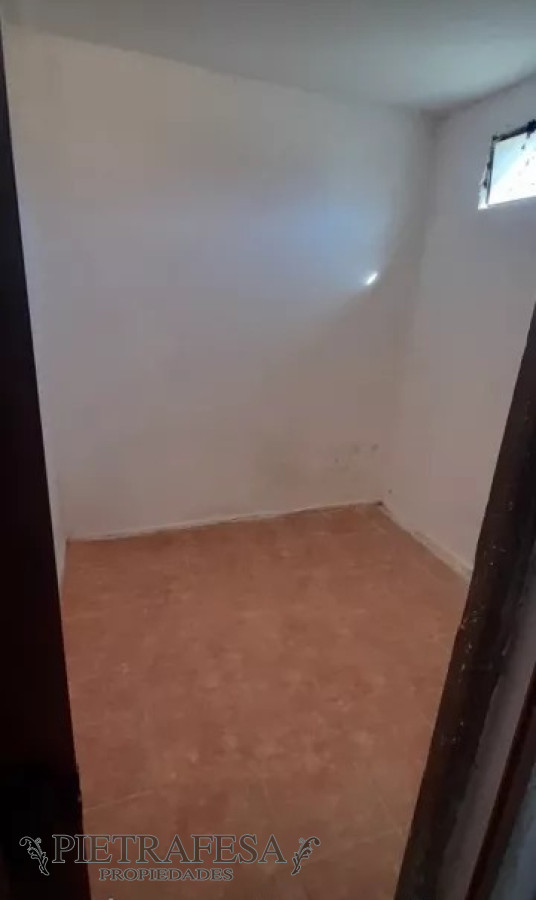 Casa ID.10434 - Casa en venta con renta 2 dormitorios, 1 baño, patio-Belvedere 