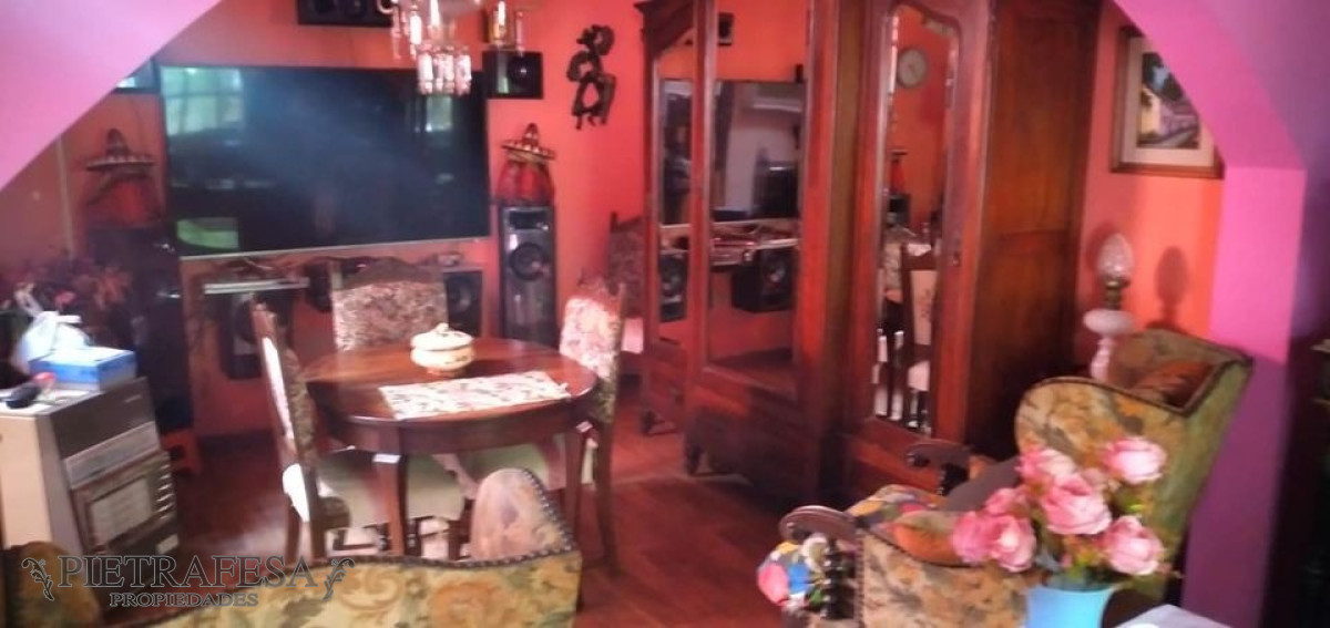Casa ID.3428 - Casa en venta 3 dormitorios, 2 baños, patio, parrillero y garaje- Euclides Salari-Pérez Castellanos