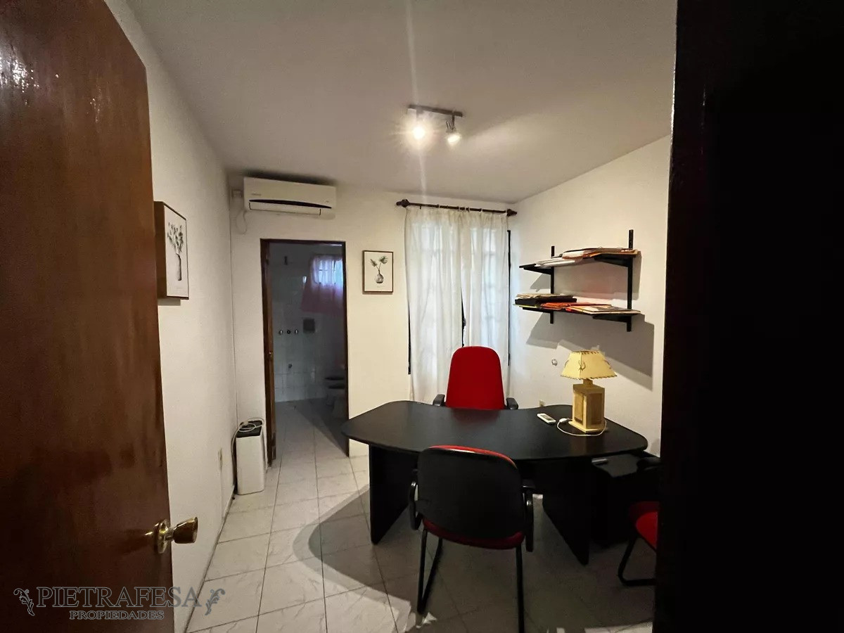 Casa ID.8563 - Casa mas apto en venta, 6 dormitorios, 3 baños, fondo, barbacoa y garaje-Doroteo Enciso - Capurro