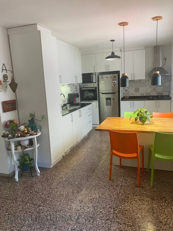 Casa ID.7936 - Casa en venta 1 dormitorio, 2 baños, patio con parrillero y cochera-alle Dr. José Irureta Goyena-Villa Española