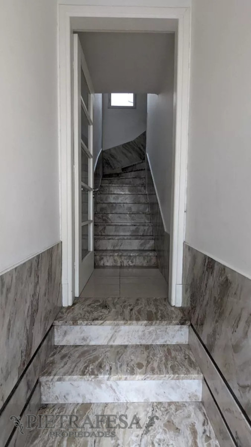 Casa ID.9451 - Casa en venta 3 dormitorios, 2 baños, azotea- Pocitos