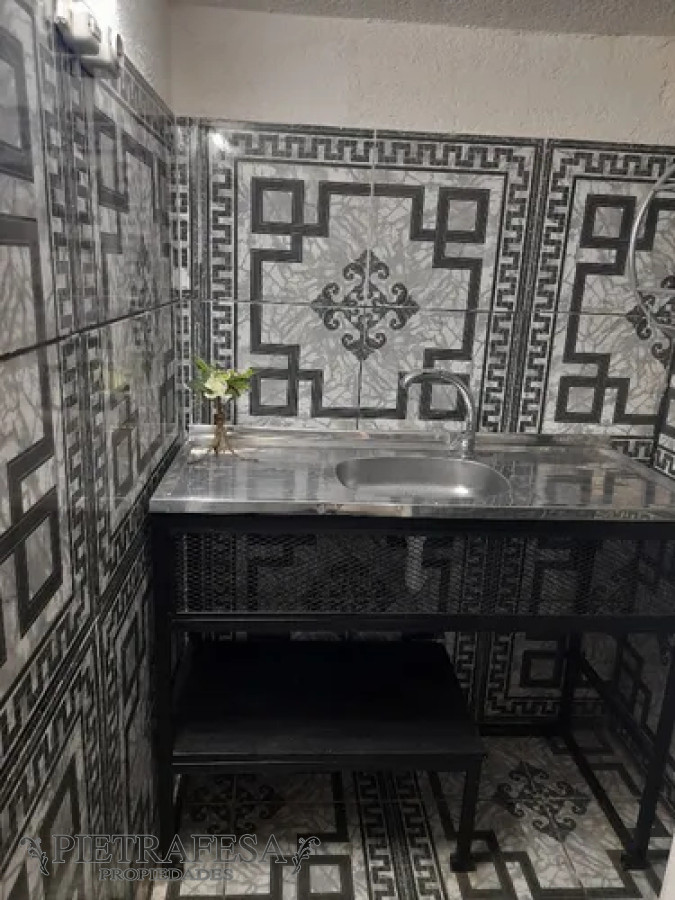 Casa ID.13364 - Casa en alquiler, 1dormitorio, 1baño, azotea. La Teja.