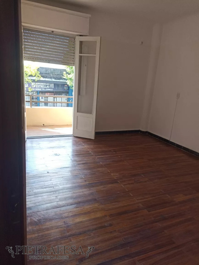 Casa ID.12164 - Casa en venta 4 dormitorios, 2 baños, azotea, unión