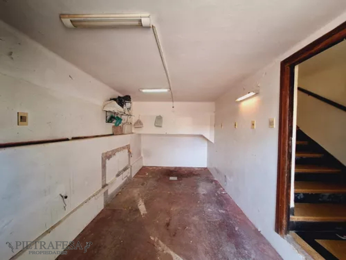 Casa ID.12734 - Casa en venta, 3dormitorios, 1baño, garaje, azotea. Pocitos.