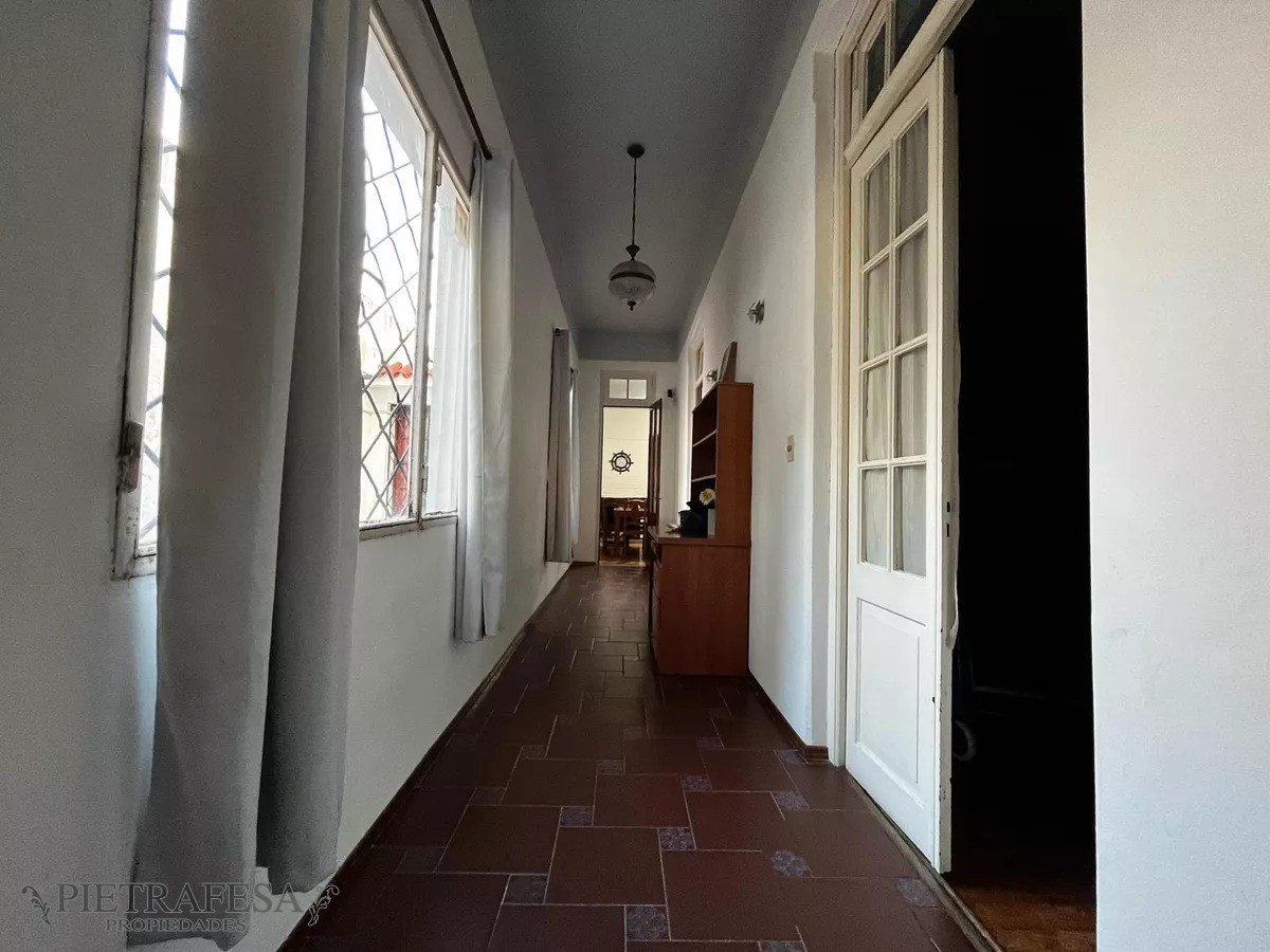 Casa ID.8563 - Casa mas apto en venta, 6 dormitorios, 3 baños, fondo, barbacoa y garaje-Doroteo Enciso - Capurro
