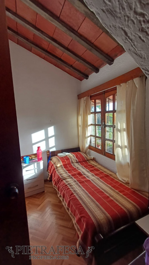 Casa ID.13834 - 2 Casas en venta 7 dormitorios, 6 baños, patio, gaje-Villa Dolores