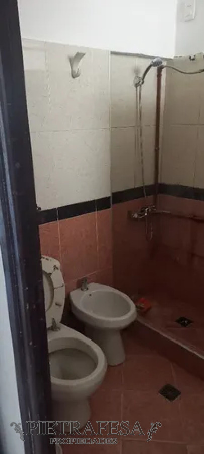 Casa ID.13313 - Apartamento en alquiler, 1dormitorio, 1baño, patio. Goes.