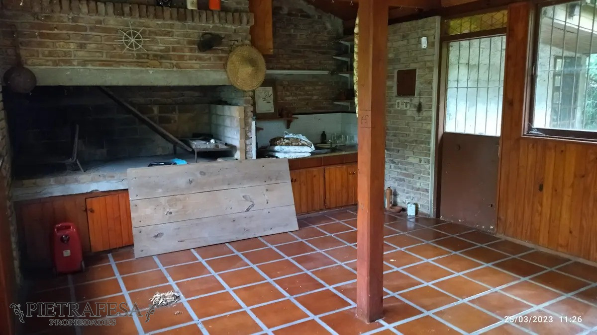 Casa ID.11507 - Casa en venta 3 dormitorios, 2 baños, barbacoa, cochera-Aires Puros