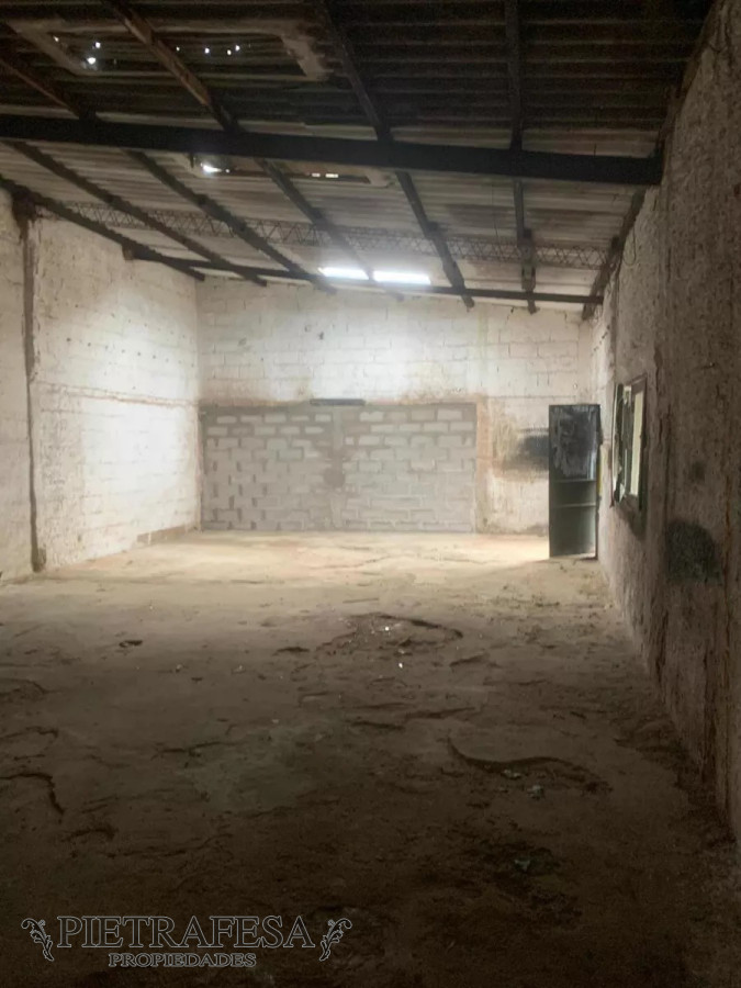 Casa ID.9715 - Casa mas aptos a reciclar y galpón en venta- Nuevo Paris