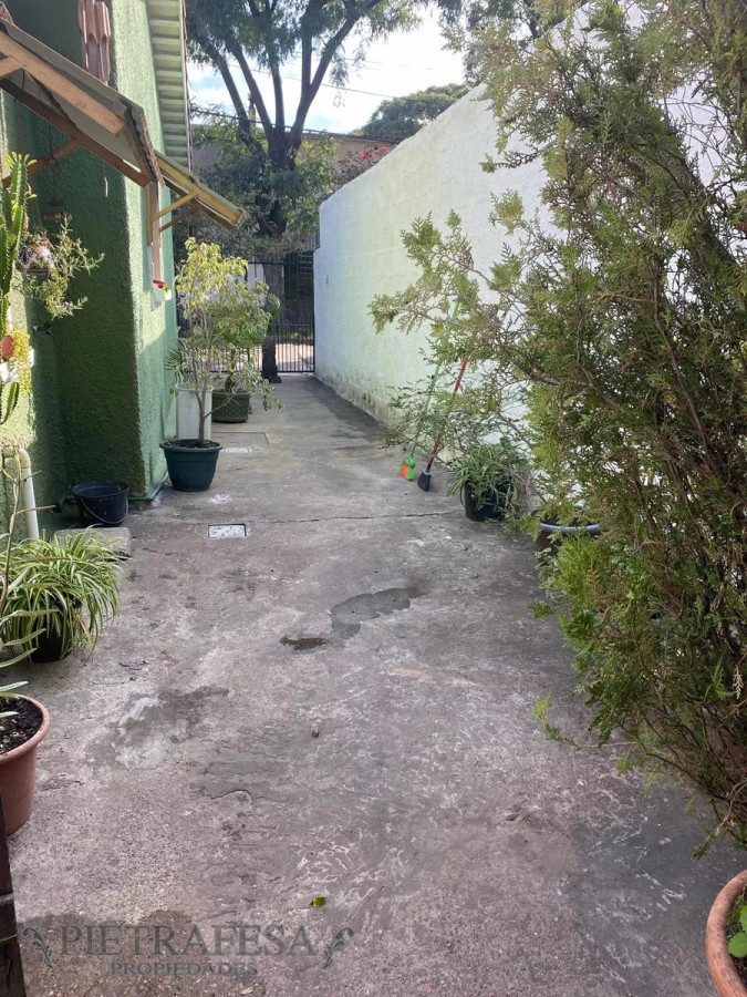 Casa ID.10541 - Casa en venta 3 dormitorios, 1 baño, patio, cochera-La Teja