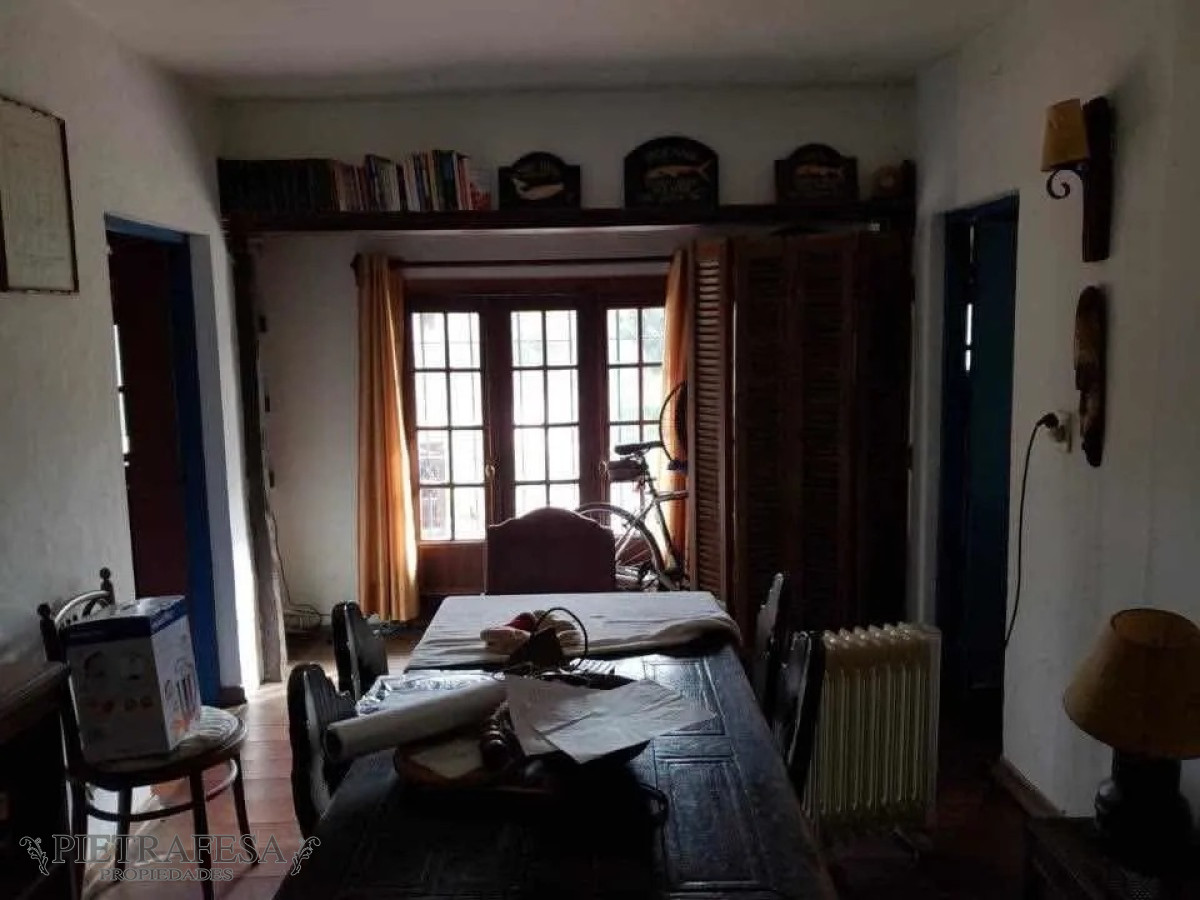 Casa ID.4427 - Casa a la venta - 4 dormitorios - 4 baños - jardín - cochera - Horacio Acosta y Lara - Carrasco Norte
